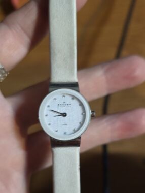 Skagen Silver-tone Case White Dial White Leather Strap Ladies Watch